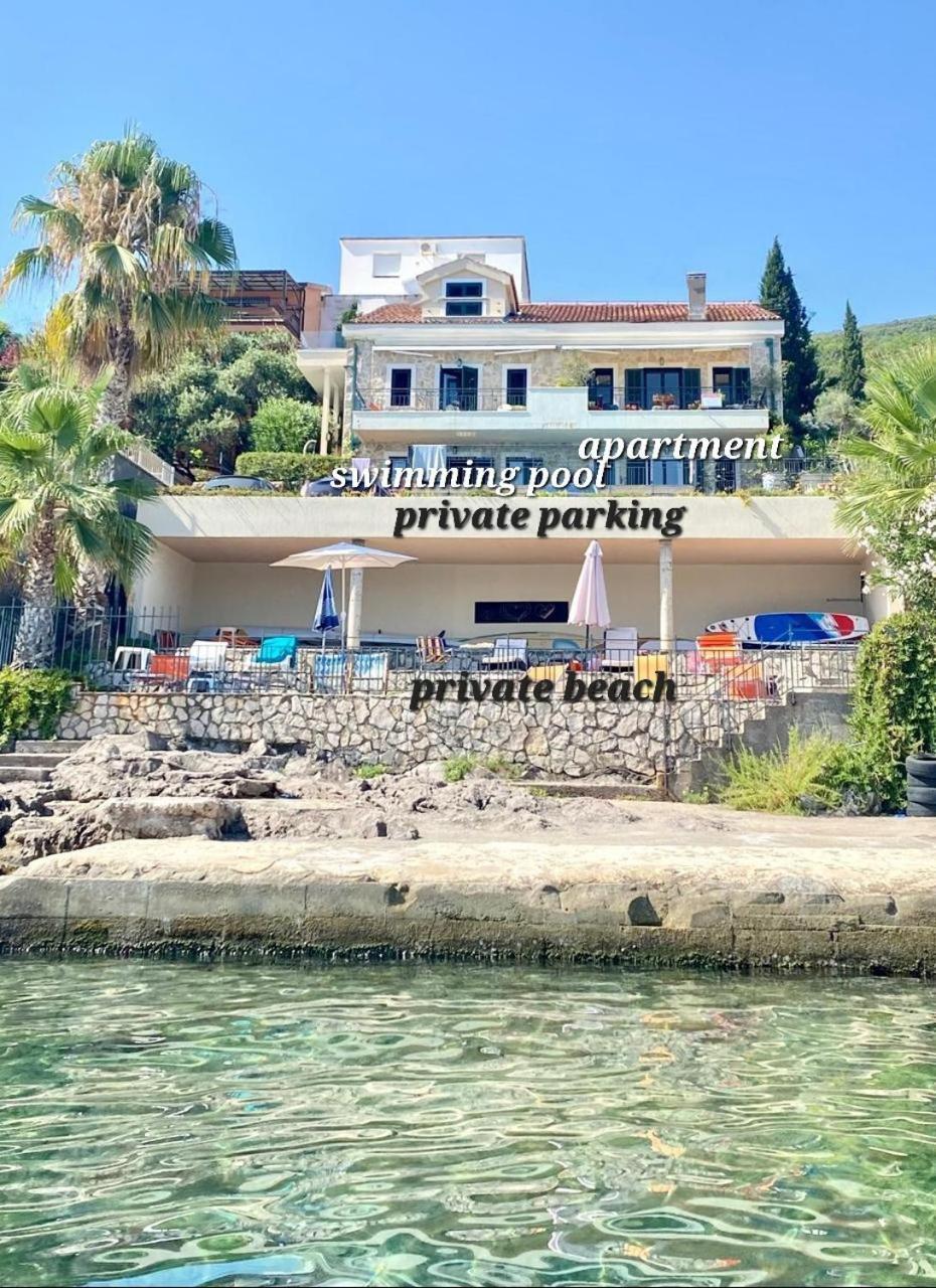 Apartment Tri Kiparisa Tivat Exterior photo
